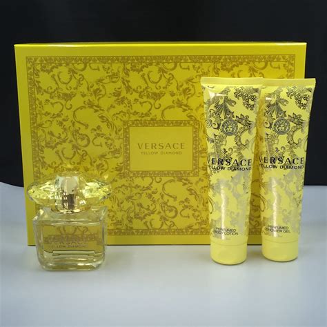 versace gift set yellow diamond.